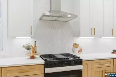 180 Crescent Avenue, Leonia, NJ 07605 - Photo 15