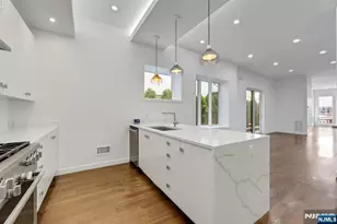 716 Undercliff Ave 716, Edgewater, NJ 07020 - Photo 15