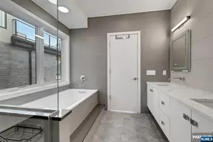 716 Undercliff Ave 716, Edgewater, NJ 07020 - Photo 25