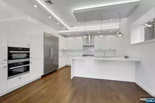 716 Undercliff Ave 716, Edgewater, NJ 07020 - Photo 13
