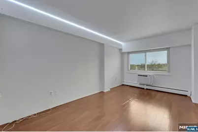 333 Grand Avenue 4E #4E, Palisades Park, NJ 07650 - Photo 5