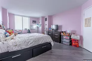 806 Harmon Cove Tower 806, Secaucus, NJ 07094 - Photo 33