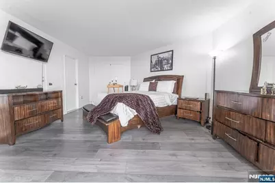 806 Harmon Cove Tower 806 #806, Secaucus, NJ 07094 - Photo 27