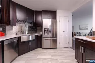 806 Harmon Cove Tower 806, Secaucus, NJ 07094 - Photo 15