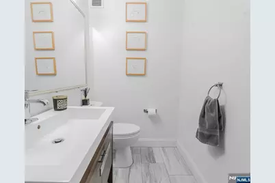 806 Harmon Cove Tower 806 #806, Secaucus, NJ 07094 - Photo 17