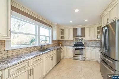34 Templar Way, Parsippany, NJ 07054 - Photo 9