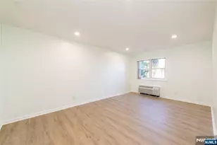 1111 River Road G5, Edgewater, NJ 07020 - Photo 7