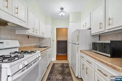100 E Palisade Avenue B22 #B22, Englewood, NJ 07631 - Photo 19