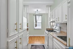 100 E Palisade Ave B22, Englewood, NJ 07631 - Photo 11