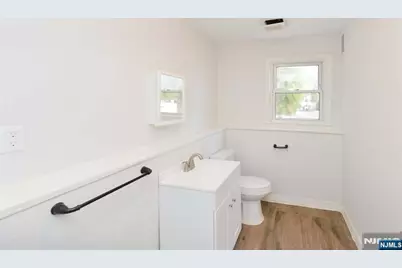 113 Woods Avenue, Bergenfield, NJ 07621 - Photo 23