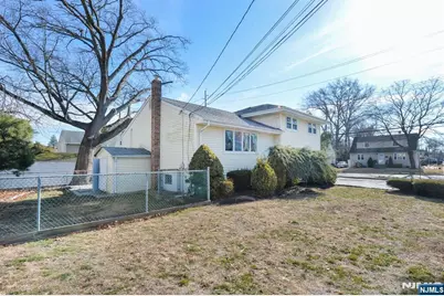 113 Woods Avenue, Bergenfield, NJ 07621 - Photo 3