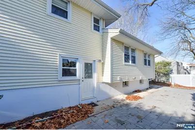 113 Woods Avenue, Bergenfield, NJ 07621 - Photo 27