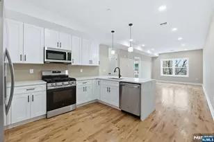 109 7th St, Newark, NJ 07107 - Photo 11