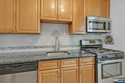 37 Knox Terrace 2B #2B, Wayne, NJ 07470 - Photo 9