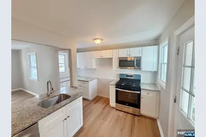 11 Van Dam Avenue, Bloomingdale, NJ 07403 - Photo 5