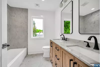 7 Royal Avenue, Livingston, NJ 07039 - Photo 27