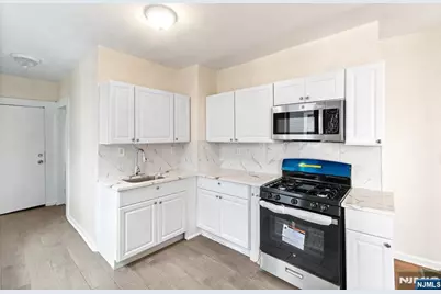 366 Badger Avenue, Newark, NJ 07112 - Photo 43