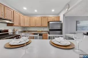 560 Holly Ct, Mahwah, NJ 07430 - Photo 7