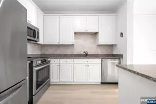 22 Ave At Port Imperial 403, West New York, NJ 07093 - Photo 9