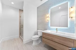 156 Stuart St, Paramus, NJ 07652 - Photo 35