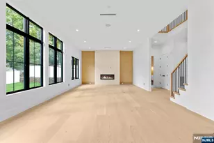 156 Stuart St, Paramus, NJ 07652 - Photo 15