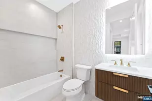 156 Stuart St, Paramus, NJ 07652 - Photo 23