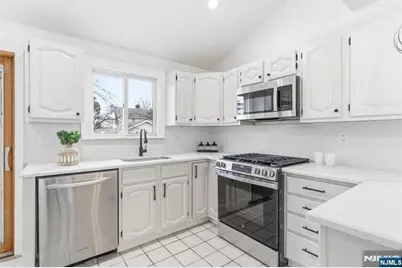 41 Robertson Road, West Orange Township, NJ 07052 - Photo 19