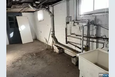 659 Valley Brook Avenue, Lyndhurst Township, NJ 07071 - Photo 9