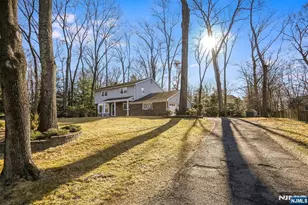 595 Colonial Rd, River Vale Township, NJ 07675 - Photo 3