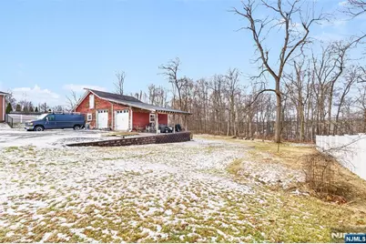 79 Fairfield Avenue, West Caldwell, NJ 07006 - Photo 21