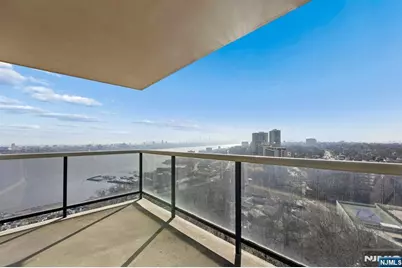 1512 Palisade Avenue 16L #16L, Fort Lee, NJ 07024 - Photo 11