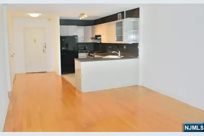 2200 N Central Avenue 10C #10C, Fort Lee, NJ 07024 - Photo 5