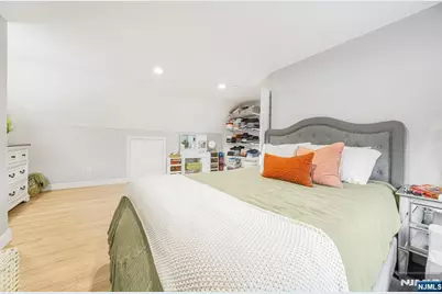 46 Barbara Drive, Pompton Lakes, NJ 07442 - Photo 17