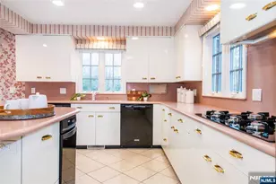 112 Heller Wy, Montclair, NJ 07043 - Photo 11