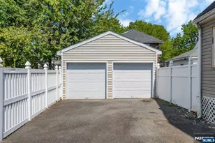 24 Sunderland Ave, Rutherford, NJ 07070 - Photo 31