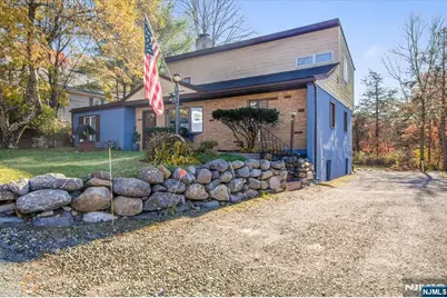 11 Bushwick Lane, West Milford, NJ 07480 - Photo 3