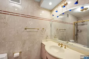 300 Winston 2922, Cliffside Park, NJ 07010 - Photo 21