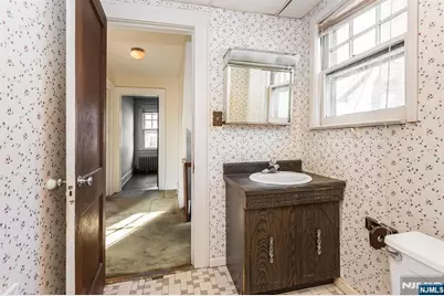 105 Midland Avenue, Glen Ridge, NJ 07028 - Photo 15