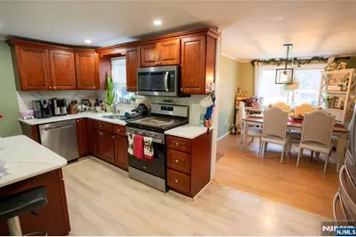 22 Greendale Avenue, Pequannock Township, NJ 07444 - Photo 5