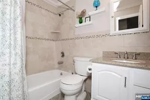 302 Mark Twain Way 302, Mahwah, NJ 07430 - Photo 33