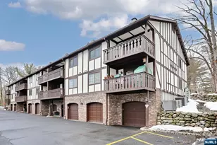 302 Mark Twain Way 302, Mahwah, NJ 07430 - Photo 5