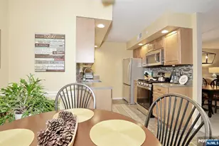 302 Mark Twain Way 302, Mahwah, NJ 07430 - Photo 25