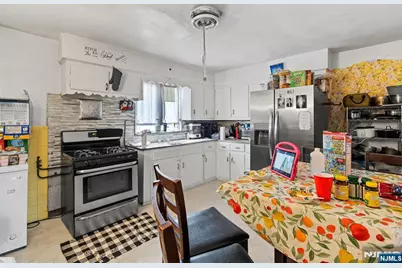 794 Stuyvesant Avenue, Irvington, NJ 07111 - Photo 7