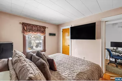 221 4th Street, Ridgefield Park, NJ 07660 - Photo 13