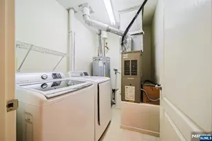 8005 Brittany Dr 8005, Wayne, NJ 07470 - Photo 33