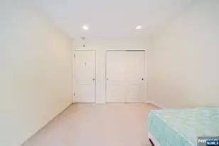 8005 Brittany Dr 8005, Wayne, NJ 07470 - Photo 31