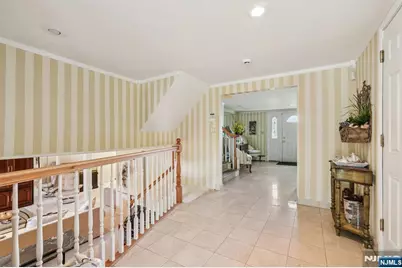 32 Augusta Drive, Wayne, NJ 07470 - Photo 7