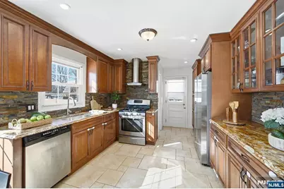 26 E Harrison Place, Livingston, NJ 07039 - Photo 17