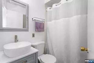 127 Tuella Ave, Elmwood Park, NJ 07407 - Photo 15