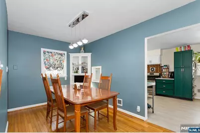 127 Tuella Avenue, Elmwood Park, NJ 07407 - Photo 7